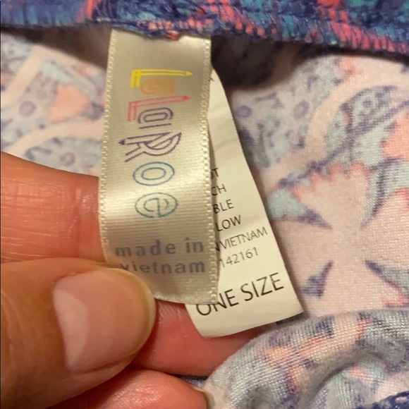 LuLaRoe flower pattern leggings - Picture 3 of 3